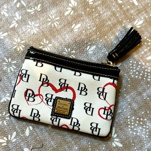 (LIKE new) Dooney and Bourke Coin Case
